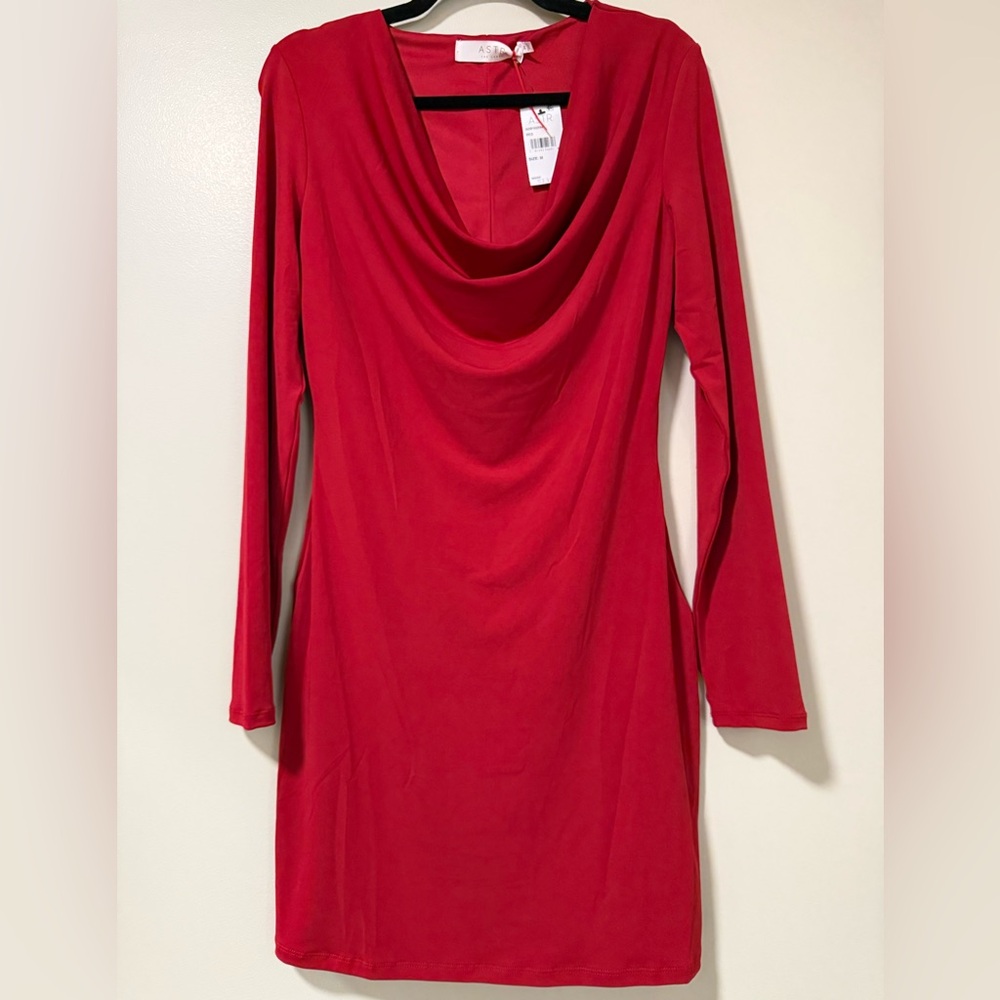 Astr NWT Vibrant Red Long Sleeve Dress Size M - Picture 2 of 7
